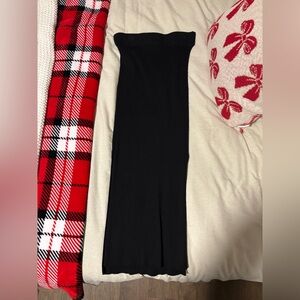 NWOT Ribbed Black Sweater Maxi Skirt